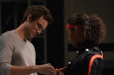 Tyler Hilton as Noah and Kylie Bunbury as Ginny in Pitch