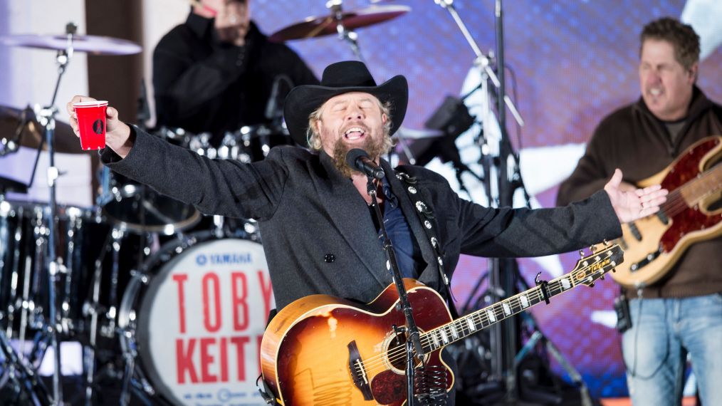 Toby Keith performs for US President-elect Donald Trump and his family during a welcome celebration at the Lincoln Memorial in Washington, DC, on January 19, 2017.