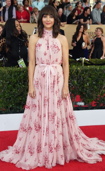 Rashida Jones attends the 23rd Annual Screen Actors Guild Awards