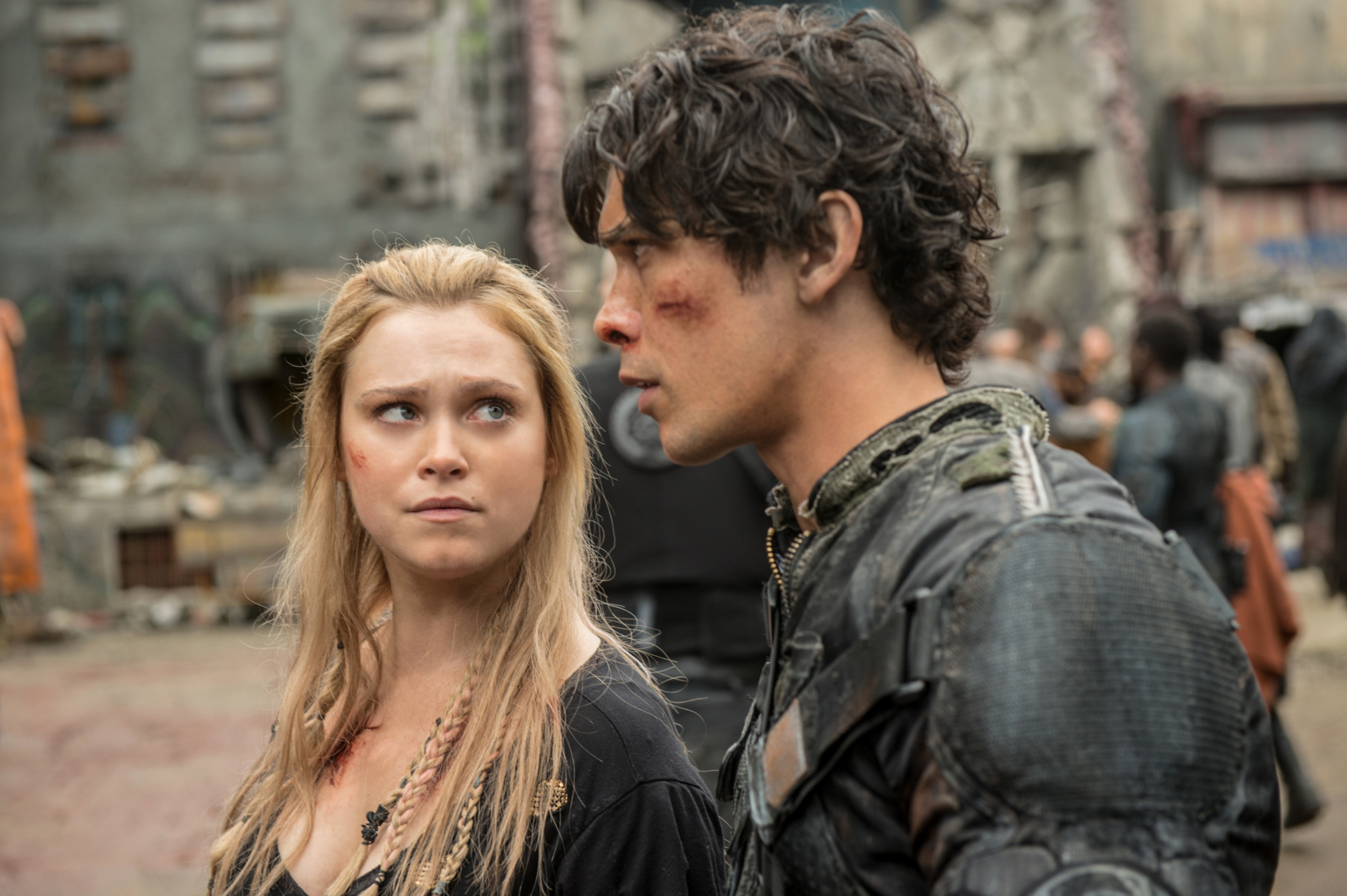 Los 100 - Eliza Taylor y Bob Morley