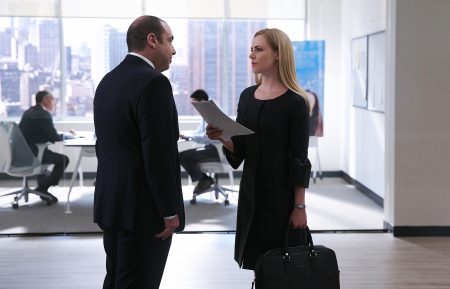 Suits - Season 6 - Rick Hoffman as Louis Litt, Amanda Schull as Katrina Bennett