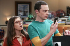 Mayim Bialik as Amy Farrah Fowler and Jim Parsons as Sheldon Cooper in The Big Bang Theory