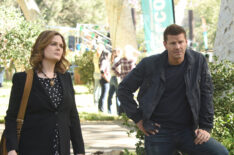 Emily Deschanel and David Boreanaz and guest star Stephanie Czajkowski in the 'The Flaw in the Saw' episode of 'Bones'
