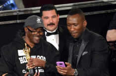 Guillermo Rodriguez and actor Mahershala Ali surprises tourists with an entrance to the 89th Annual Academy Awards