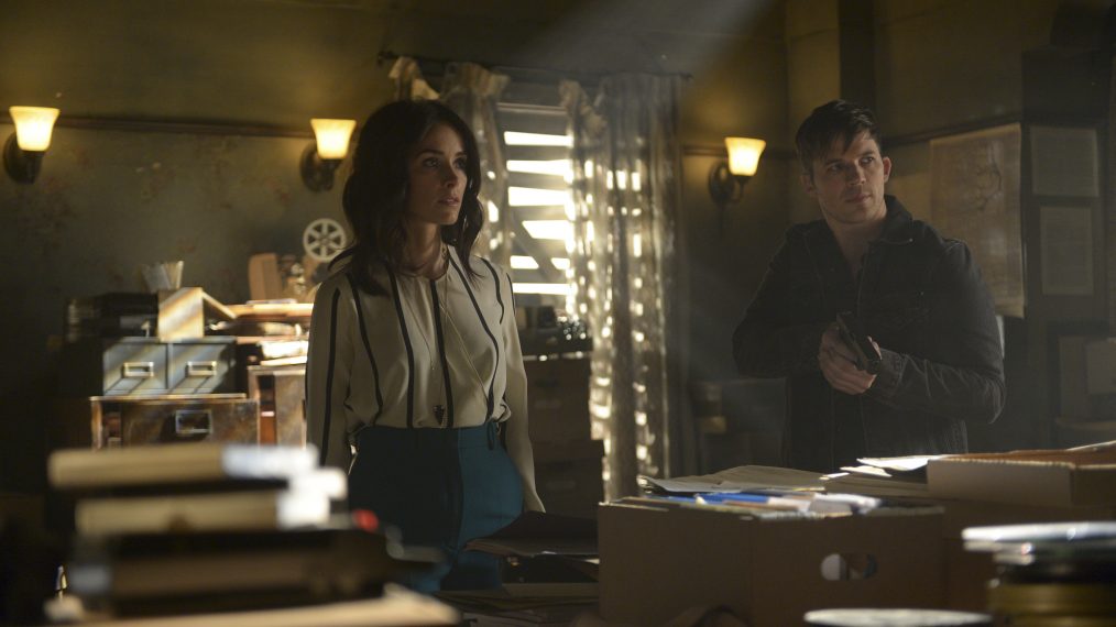 Abigail Spencer as Lucy Preston and Matt Lanter as Wyatt Logan in Timeless - Season 1