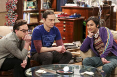 The Big Bang Theory - Leonard Hofstadter (Johnny Galecki), Sheldon Cooper (Jim Parsons), and Rajesh Koothrappali (Kunal Nayyar)