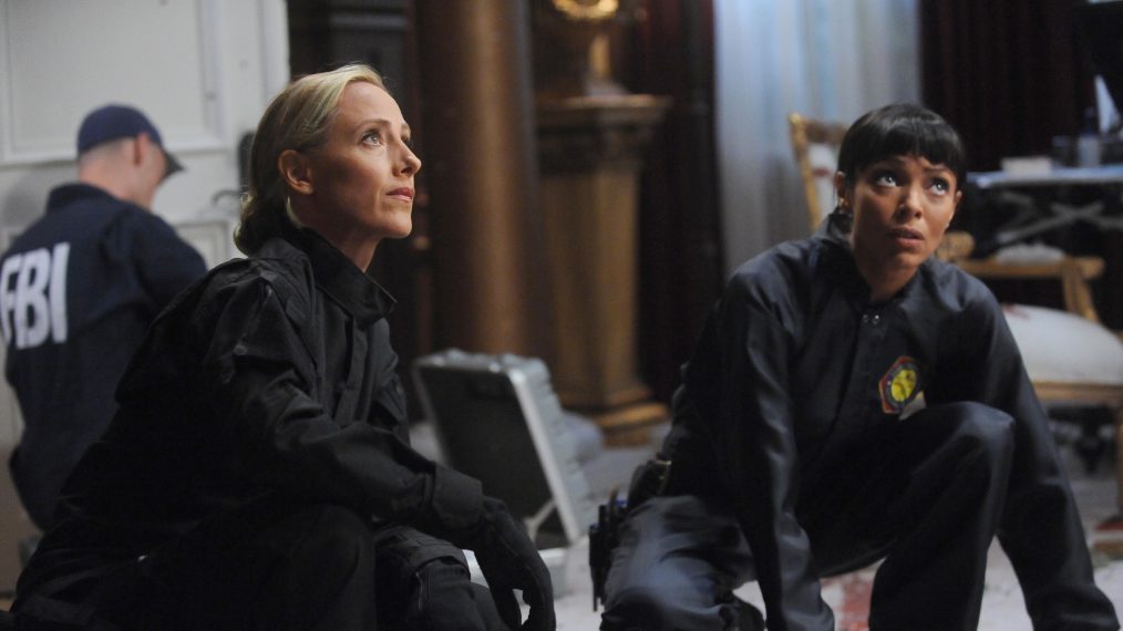 Bones - Kim Raver, Tamara Taylor