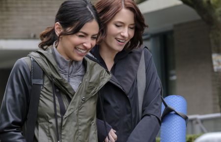 Supergirl - Floriana Lima, Chyler Leigh