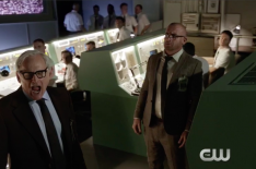 Victor Garber and Dominic Purcell Burst Into Song on 'Legends of Tomorrow' (VIDEO)