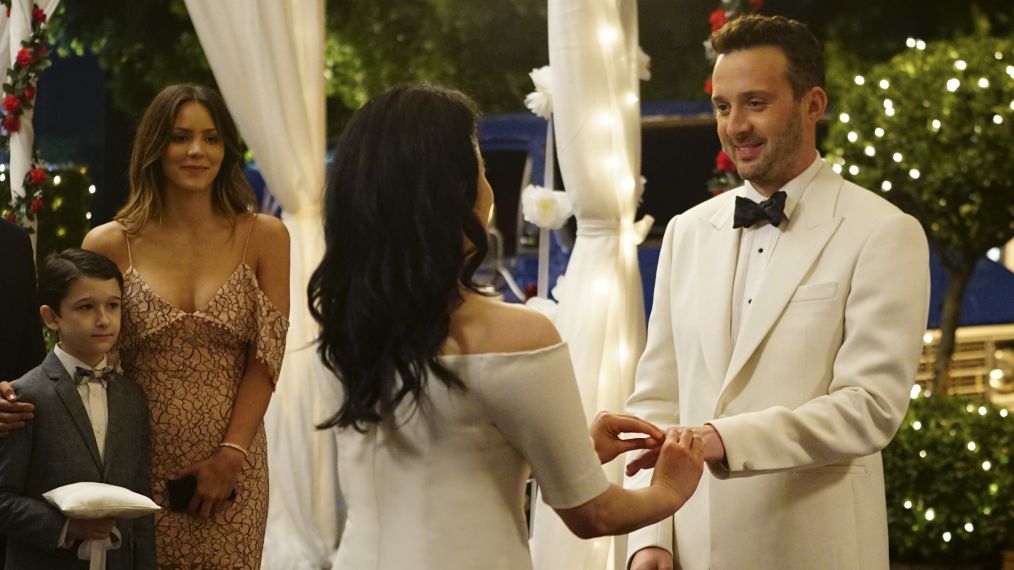 Happy Quinn (Jadyn Wong) and Dr. Toby Curtis (Eddie Kaye Thomas) in Scorpion