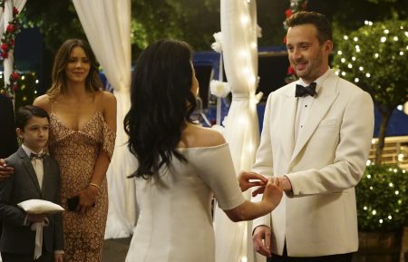 Happy Quinn (Jadyn Wong) and Dr. Toby Curtis (Eddie Kaye Thomas) in Scorpion