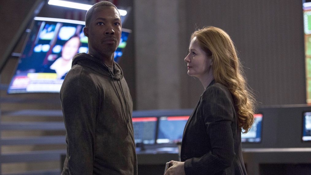 Corey Hawkins and Miranda Otto in the '9:00 PM-10:00 PM' episode of 24: Legacy