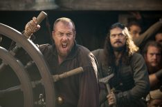 Toby Stephens and Luke Arnold in Black Sails