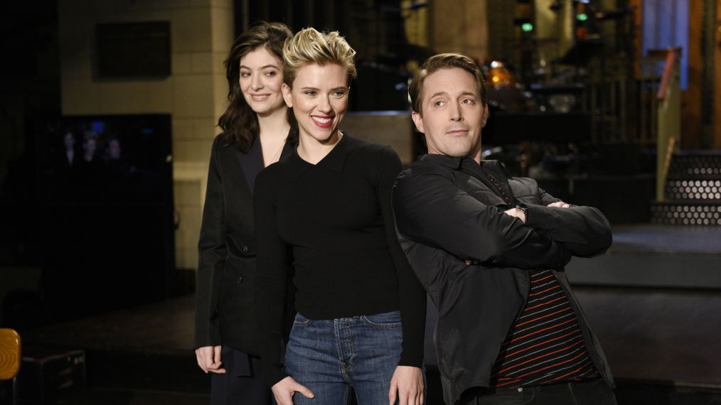 SNL - Lorde, host Scarlett Johansson, and Beck Bennett pose in Studio 8H