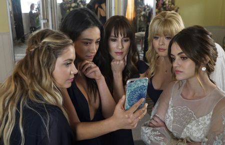 Pretty Little Liars - Cast, Series Finale - Ashley Benson, Shay Mitchell, Troian Bellisario, Sasha Pieterse, Lucy Hale