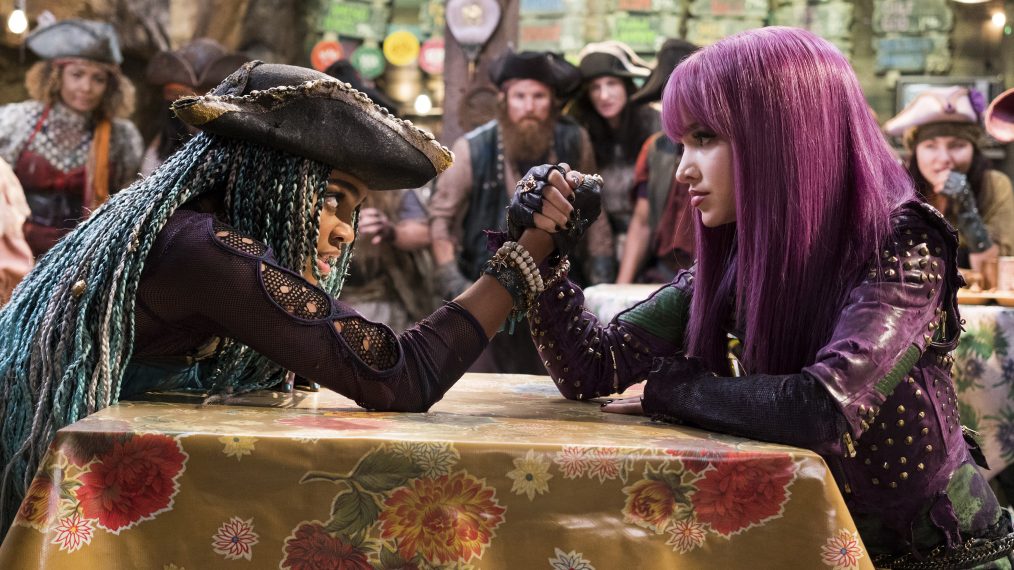 Descendats 2- CHINA ANNE MCCLAIN, DOVE CAMERON, what's worth watching