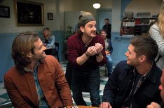 Sam Winchester (Jared Padalecki), Richard Speight, Jr., and Dean Winchester (Jensen Ackles) behind the scenes of Supernatural