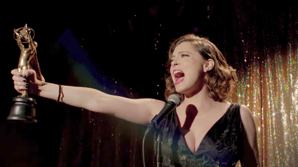 'Crazy Ex-Girlfriend' Star Rachel Bloom Doesn't Give a FYC About Award Shows (VIDEO)
