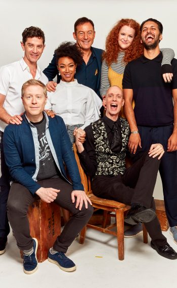 Star Trek: Discovery - James Frain, Sonequa Martin-Green, Jason Isaacs, Mary Wiseman, Shazad Latif, Anthony Rapp, and Doug Jones