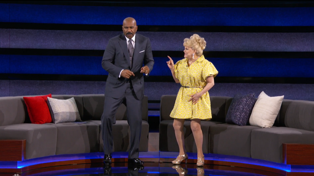 'Little Big Shots: Forever Young' Preview: Steve Welcomes a Burlesque-Dancing Granny