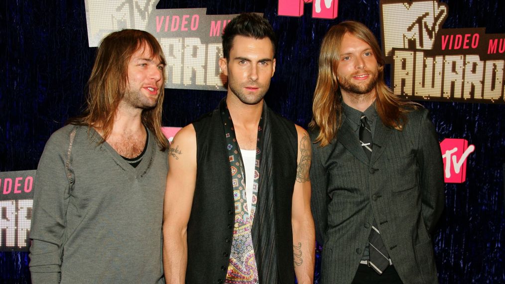 Jesse Carmichael, Adam Levine and James Valentine of Maroon 5 arrive at the 2007 MTV Video Music Awards