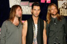 Jesse Carmichael, Adam Levine and James Valentine of Maroon 5 arrive at the 2007 MTV Video Music Awards