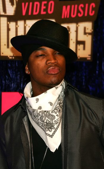 Ne-Yo arrives at the 2007 MTV Video Music Awards