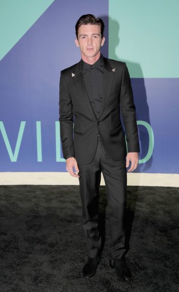 Drake Bell attends the 2017 MTV Video Music Awards