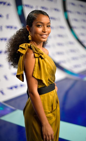 Yara Shahidi attends the 2017 MTV Video Music Awards