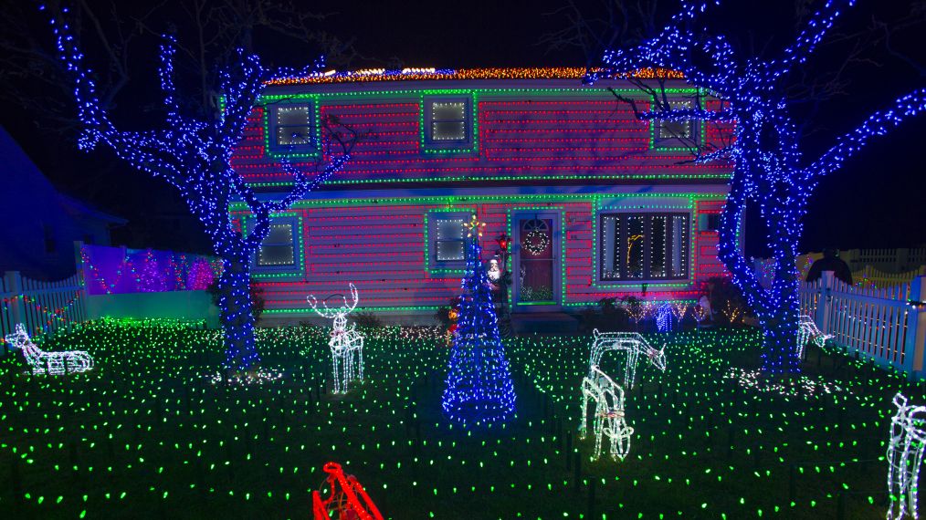 THE GREAT CHRISTMAS LIGHT FIGHT