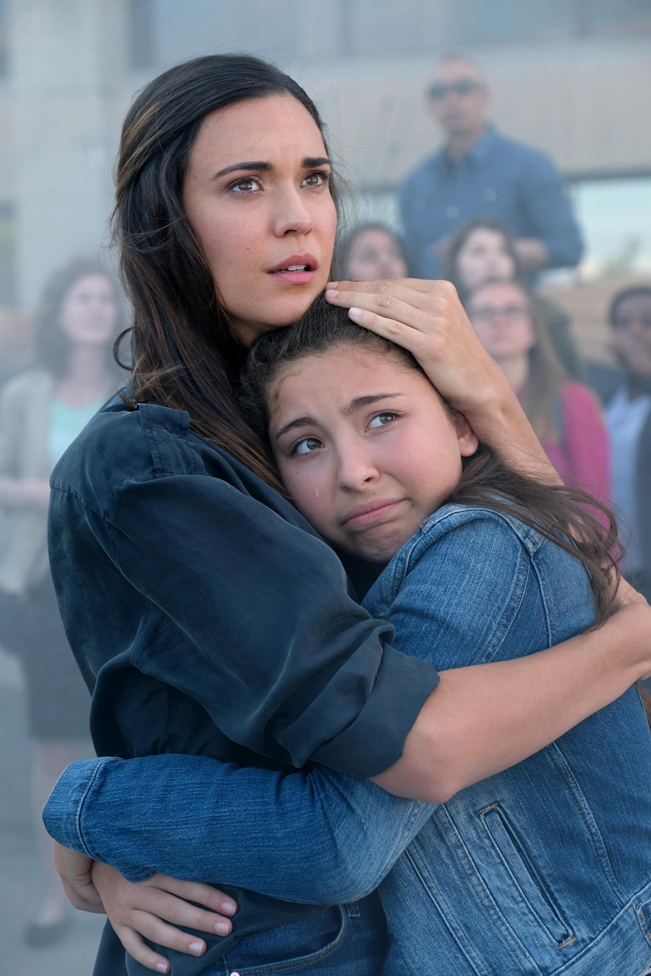 Supergirl - Odette Annable and Emma Tremblay