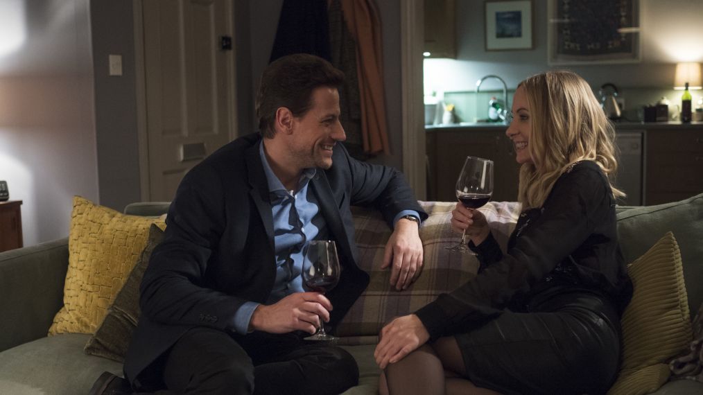 Ioan Gruffudd as Andrew Earlham, Joanne Froggatt as Laura Nielson in Liar - Season 1, Episode 1