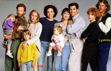 Thirtysomething - Rachel Nagler, Timothy Busfield, Patricia Wettig, Jason Nagler, Polly Draper, Mel Harris, Brittany Craven, Ken Olin, Melanie Mayron, and Peter Horton in 1988