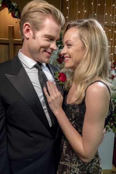 Marry Me at Christmas - Trevor Donovan, Emily Tennant