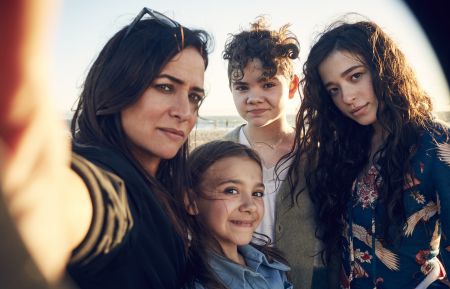 Better Things - Pamela Adlon as Sam Fox, Olivia Edward as Duke, Hannah Alligood as Frankie, Mikey Madison as Max