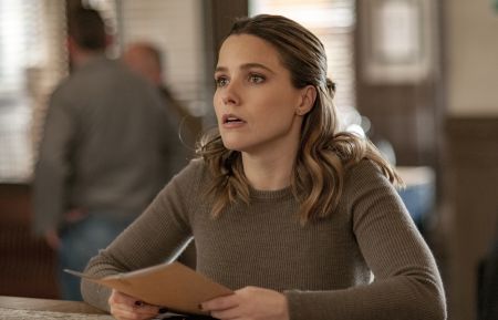 Sophia Bush as Erin Lindsay - Chicago P.D. - Season 4