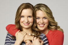 Lennon Parham as Maggie Caruso, Jessica St. Clair as Emma Crawford in Playing House - Season 3