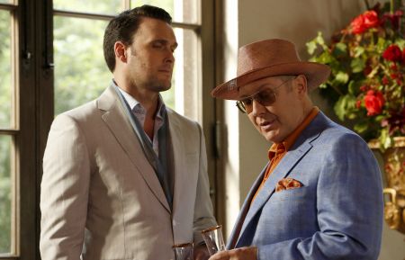 Owain Yeoman as Greyson Blaise, James Spader as Raymond 'Red' Reddington n The Blacklist - Season 5