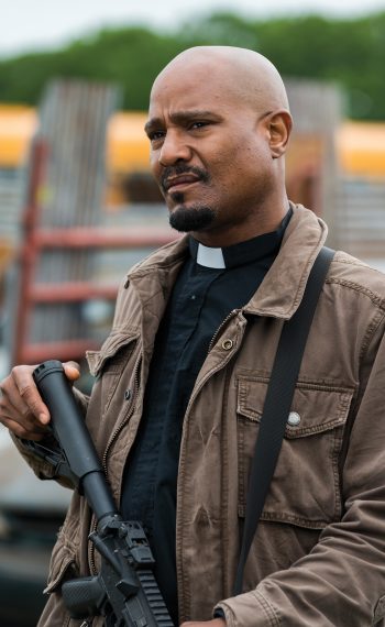 Seth Gilliam as Father Gabriel Stokes in The Walking Dead - Season 8, Episode 1