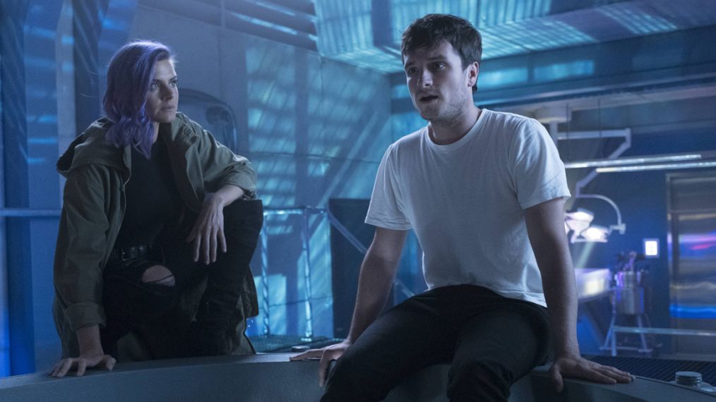 Future Man - Eliza Coupe, Josh Hutcherson