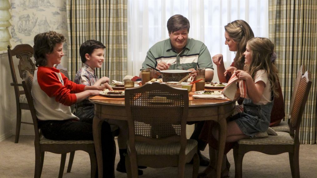 Pilot episode of Young Sheldon - Montana Jordan as Georgie, Iain Armitage as Young Sheldon, Lance Barber as George Sr., Zoe Perry as Mary and Raegan Revord as Missy