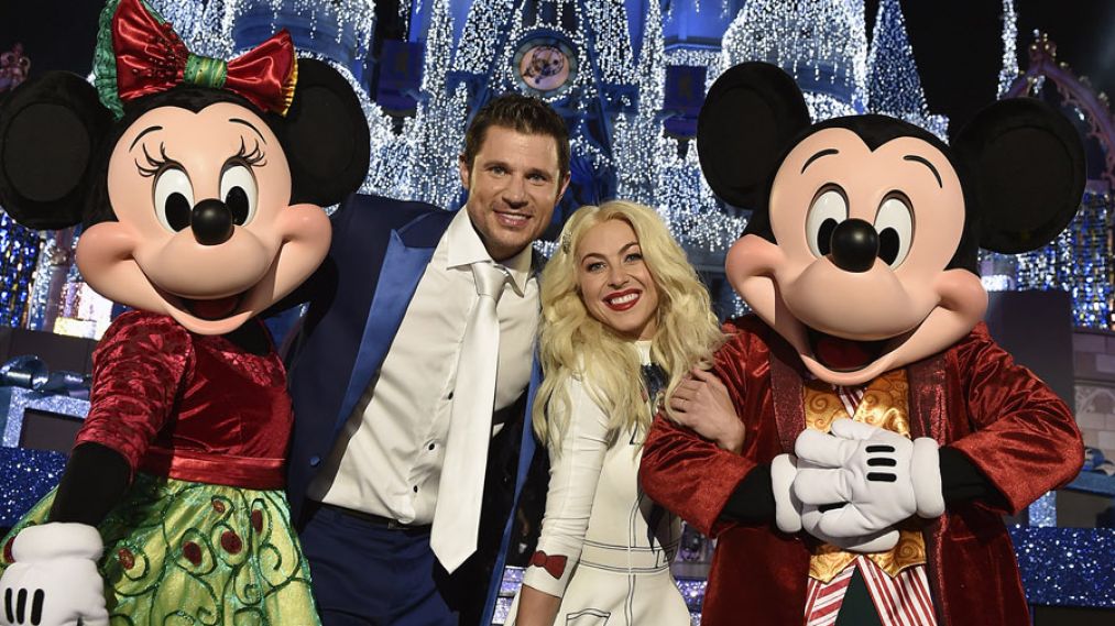 THE WONDERFUL WORLD OF DISNEY: MAGICAL HOLIDAY CELEBRATION - MINNIE MOUSE, JULIANNE HOUGH, NICK LACHEY, MICKEY MOUSE