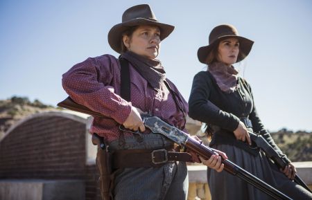 Godless - Merritt Wever, Michelle Dockery