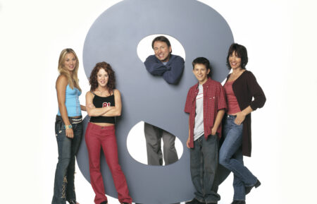 8 Simple Rules - Kaley Cuoco, Amy Davidson, John Ritter, Martin Spanjers, Katey Sagal