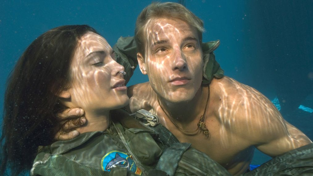 Denise Quiñones and Justin Hartley in 2006 pilot for Aquaman