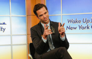 David Walton Previews Andrew's Brush With Fame on '9JKL'