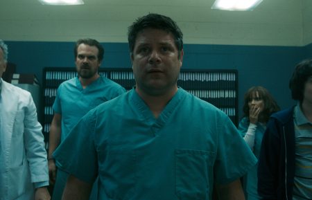 stranger-things-2-paul-reiser-sean-astin