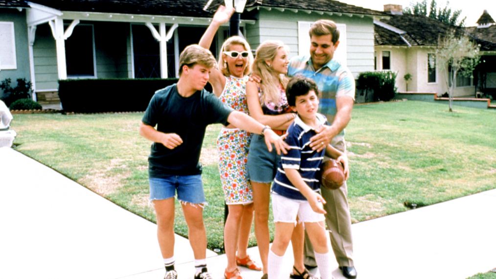 The Wonder Years - Jason Hervey, Alley Mills, Olivia d'Abo, Fred Savage, Dan Lauria,