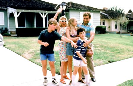 The Wonder Years - Jason Hervey, Alley Mills, Olivia d'Abo, Fred Savage, Dan Lauria,