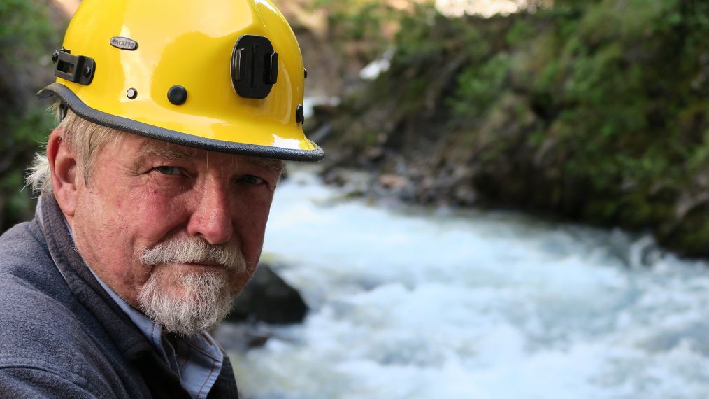 Fred Hurt in Discovery's Gold Rush: White Water
